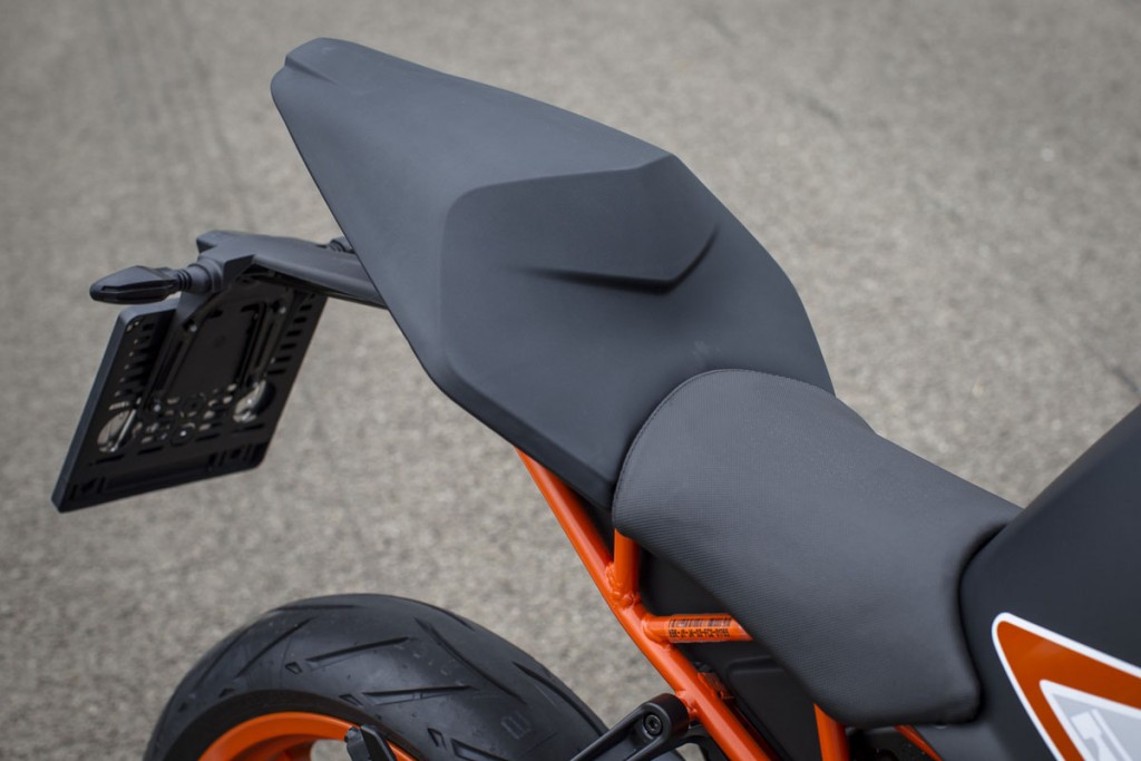 2015_KTM_RC_390_Details 5