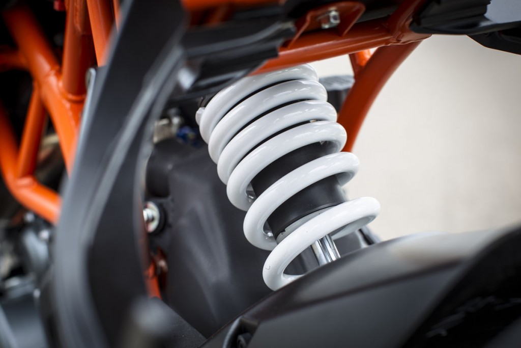 2015_KTM_RC_390_Details 4