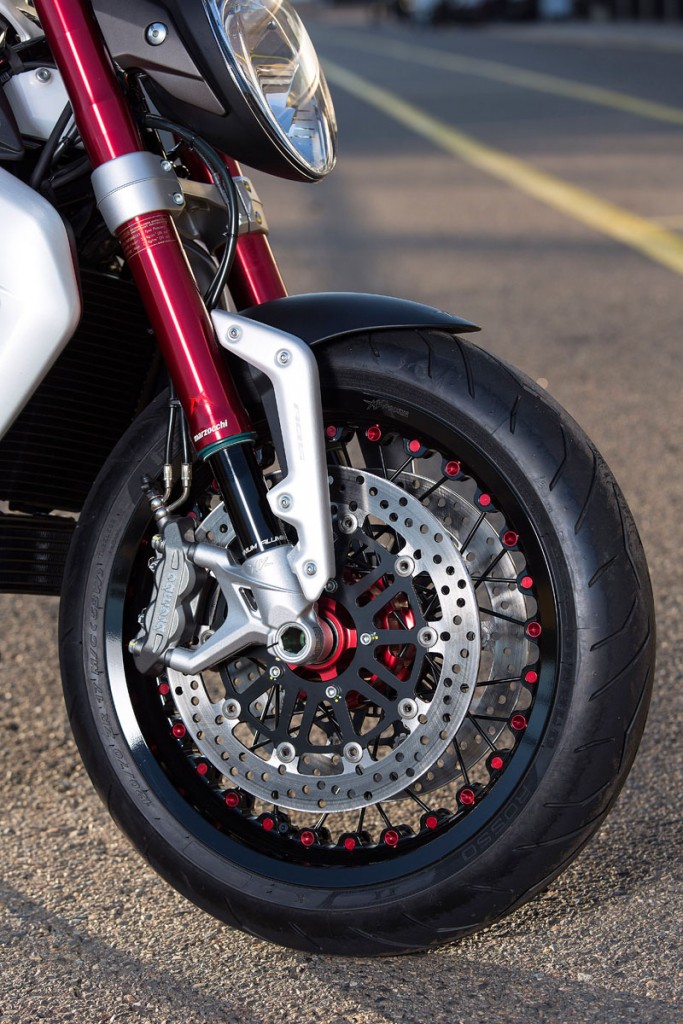 2015 MV Agusta Dragster RR BikeReview (4)