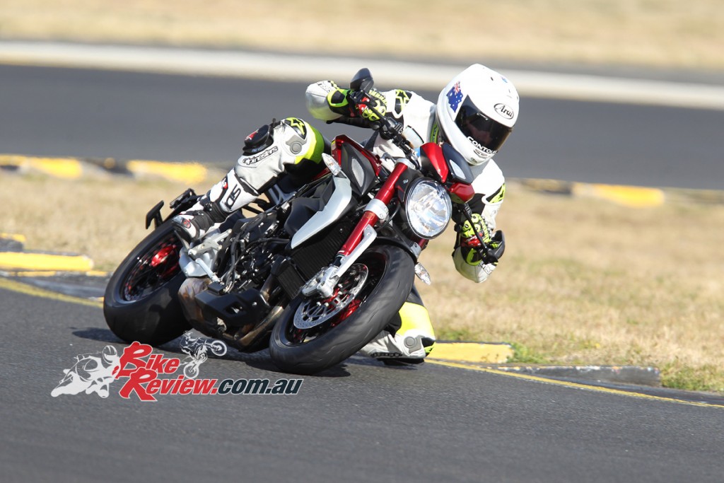 2015-MV-Agusta-Dragster-RR-BikeReview-Jeff