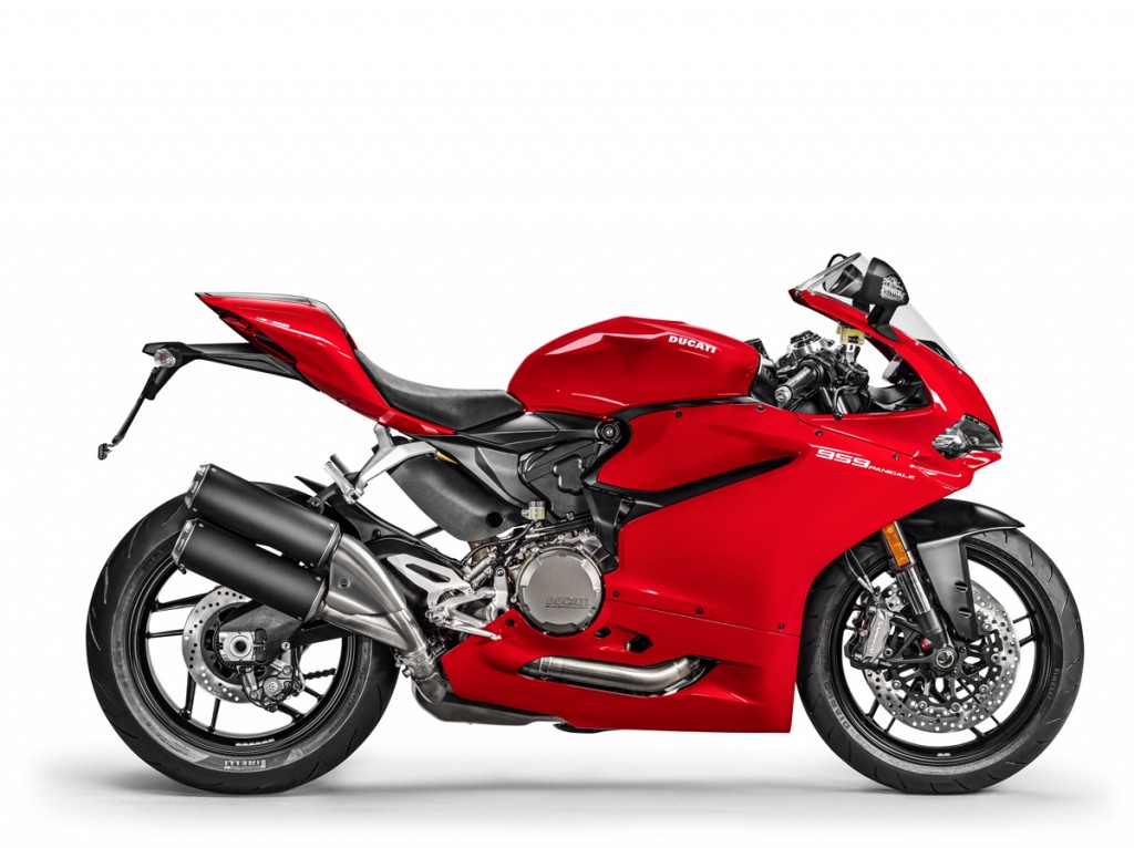 EICMA-2015-Ducati-Panigale-959-Bike-Review-(3)