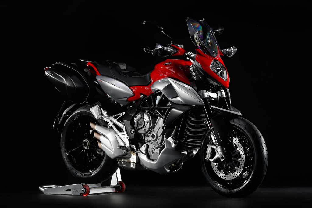 MV Agusta Stradale 800 BikeReview (4)