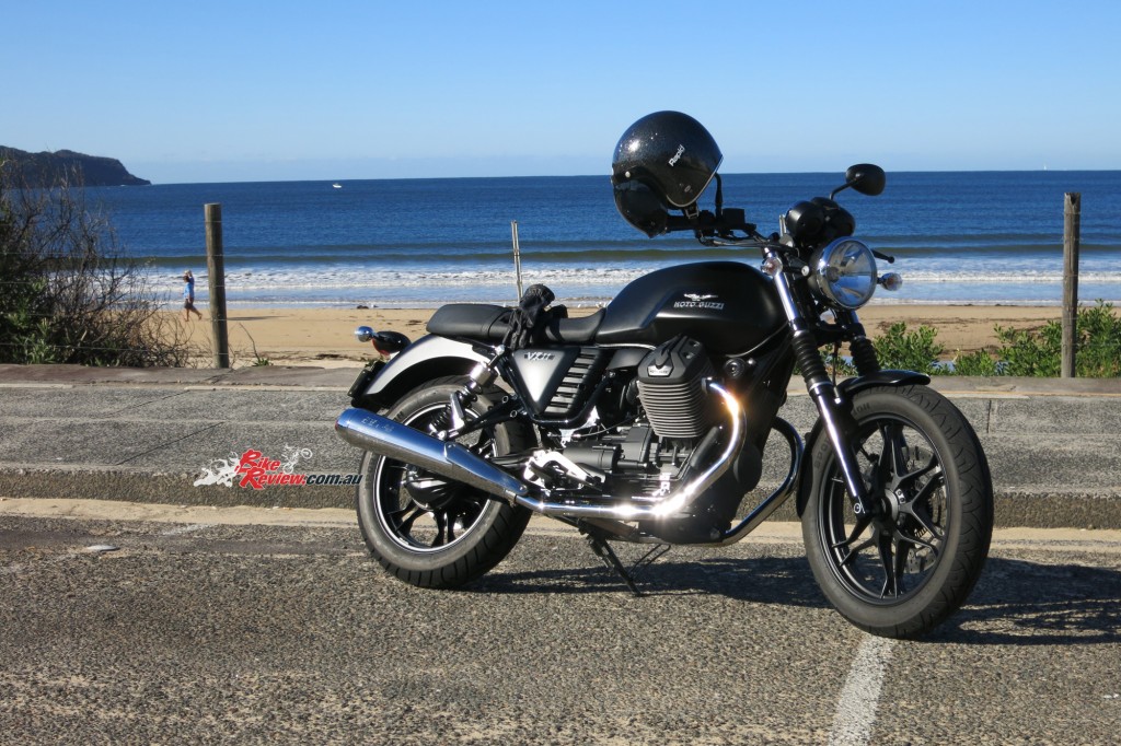 2015-Moto-Guzzi V7 Stone BikeReview-(1)