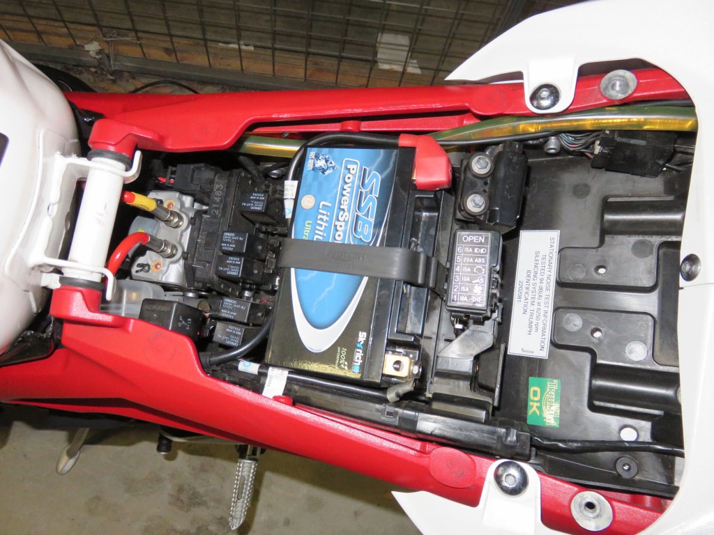 SSB Powersport lithium battery in a Daytona 675R - BikeReview