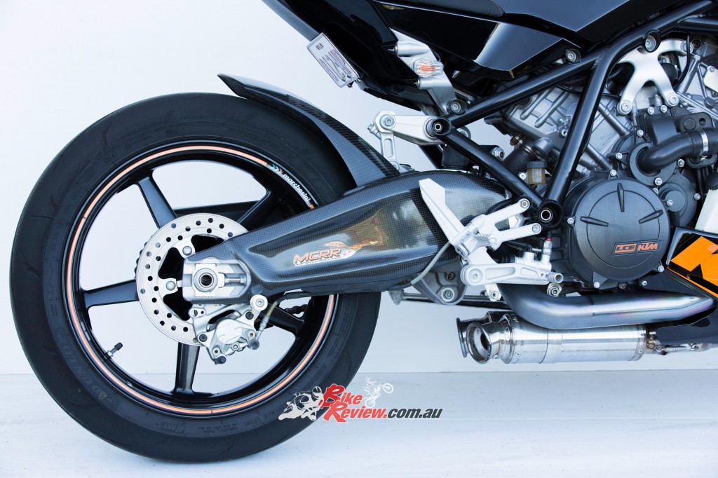 MC-RR-1098-Ducati-Custom-BikeReview-(36)