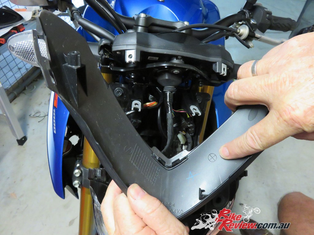 Bike Review Suzuki GSX-S1000 Screen Install (10)