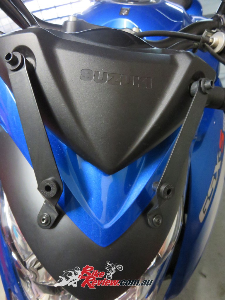 Bike Review Suzuki GSX-S1000 Screen Install (18)