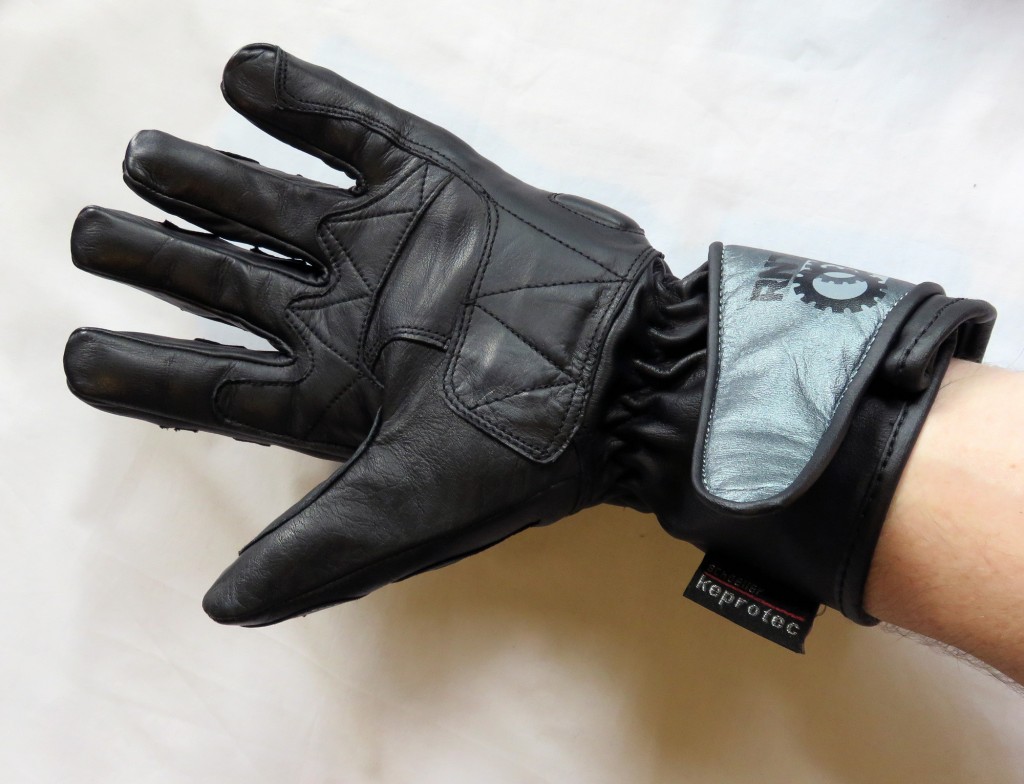RNT-Leather-Motorcycle-Gloves-BikeReview-(13)