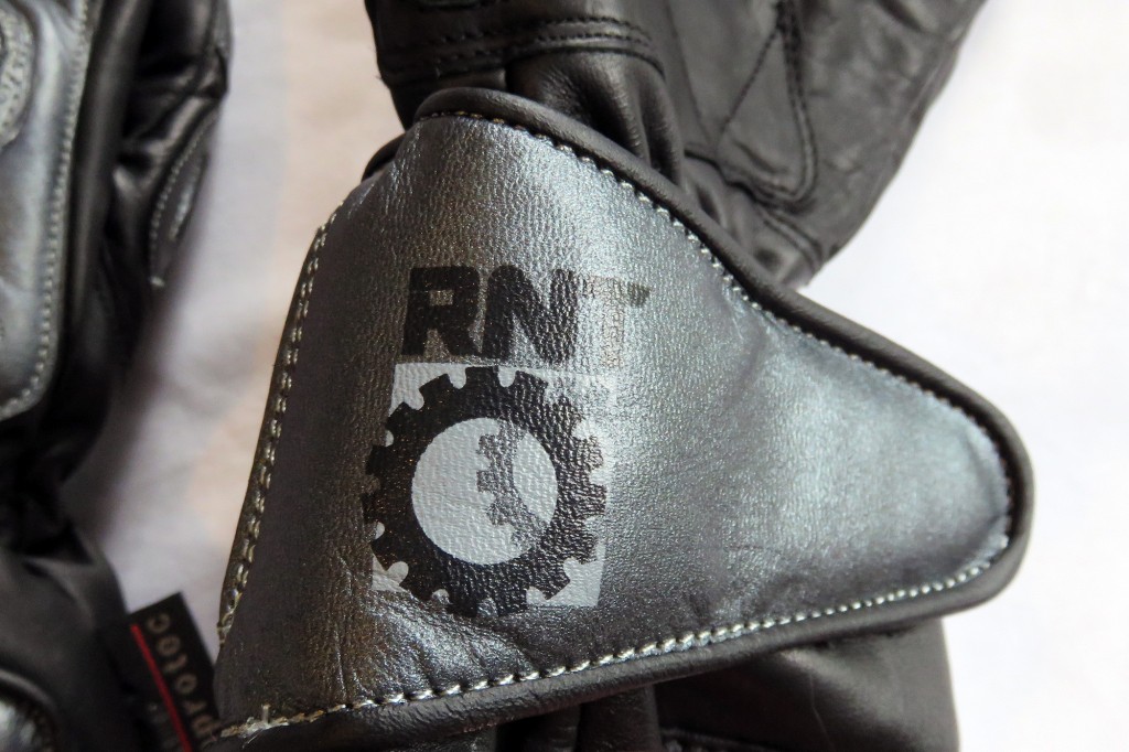 RNT-Leather-Motorcycle-Gloves-BikeReview-(8)