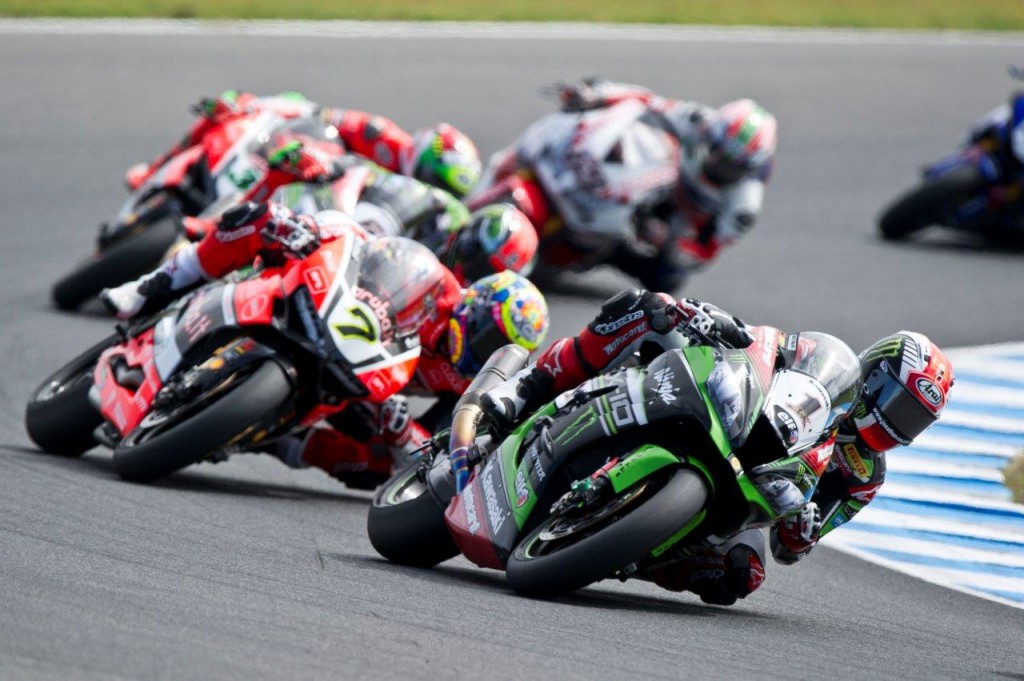 Rea leads from Davies,