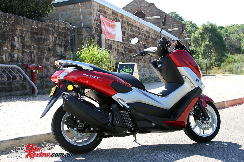 Yamaha NMAX 175 Static in front of cafe - Bike Review 