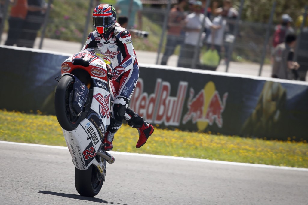 Lowes takes first win of 2016 with perfect Spanish GP