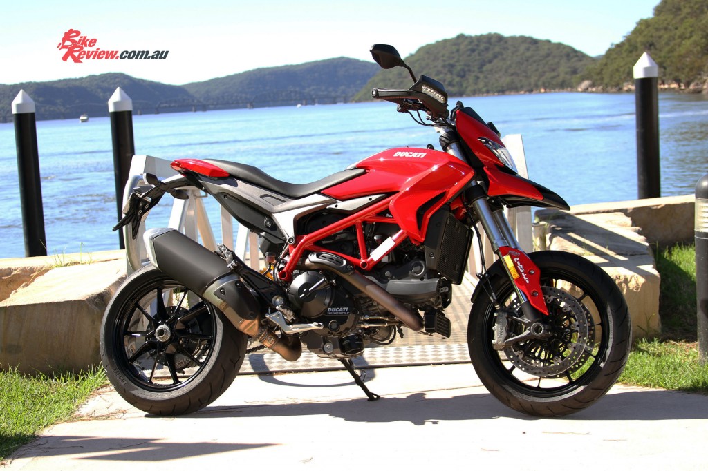 2016 Ducati Hypermotard 939 Static - Bike Review (2)