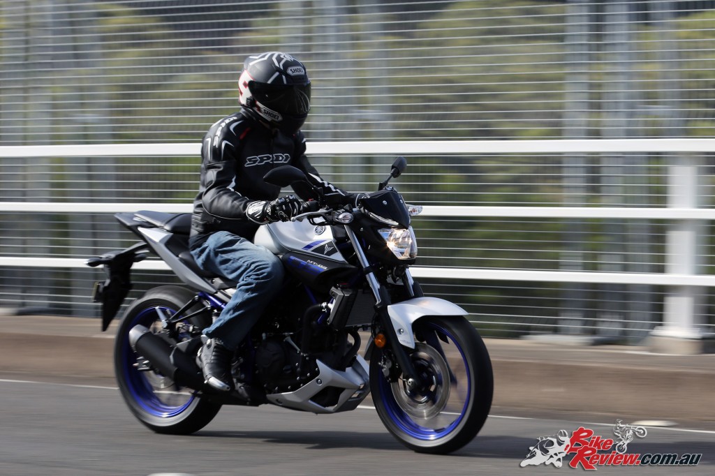 2016 Yamaha MT-03 Bike Review Actions (10)