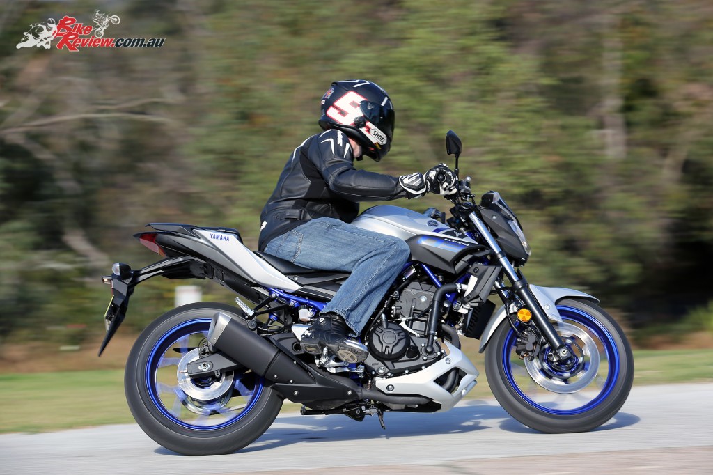 2016 Yamaha MT-03 Bike Review Actions (4)