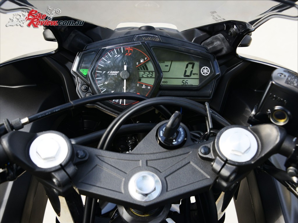 2016 Yamaha YZF-R3 Bike Review Details (6)
