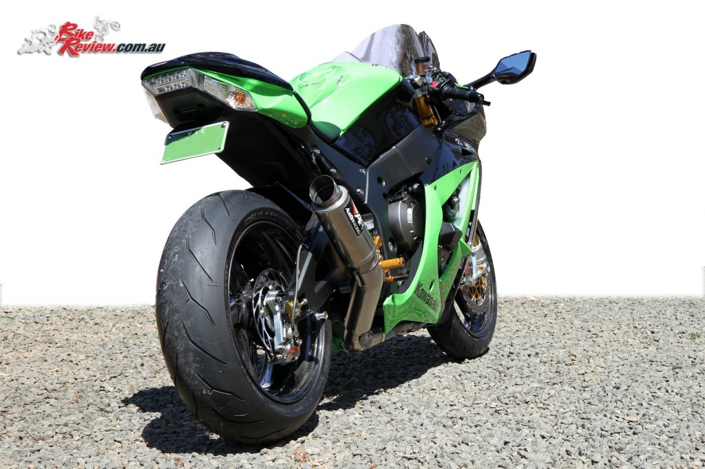 Bike Review Titanium Kawasaki ZX-10R Statics 11