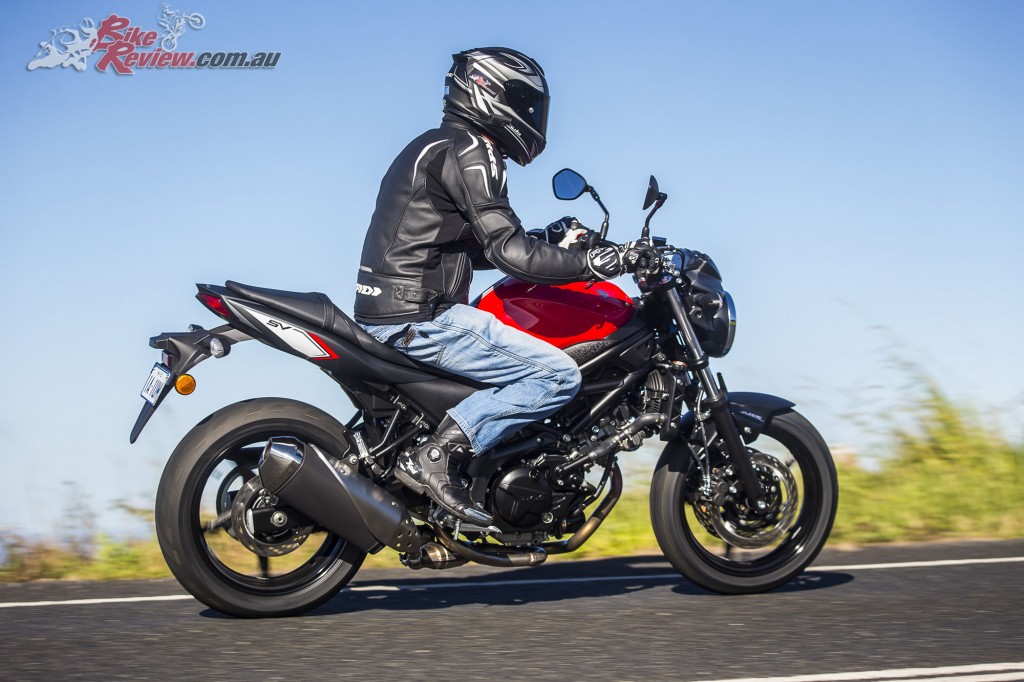 2016 Suzuki SV650 LAMS Bike Review Action (35)