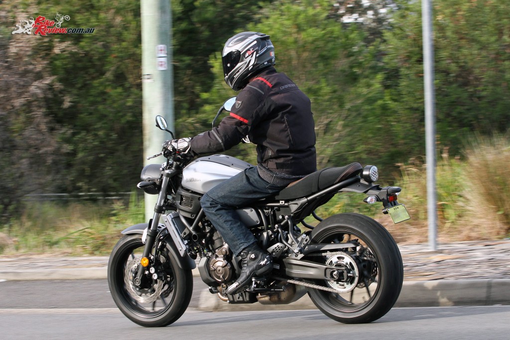 2016 Yamaha XSR700 Bike Review Action (10)