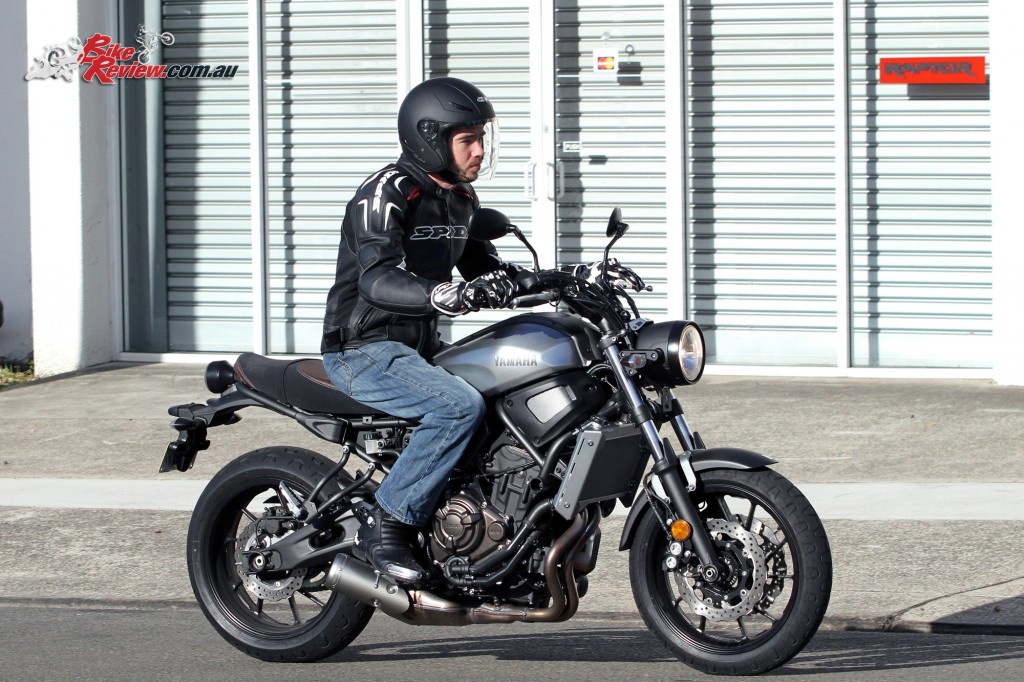 2016 Yamaha XSR700 Bike Review Action (14)