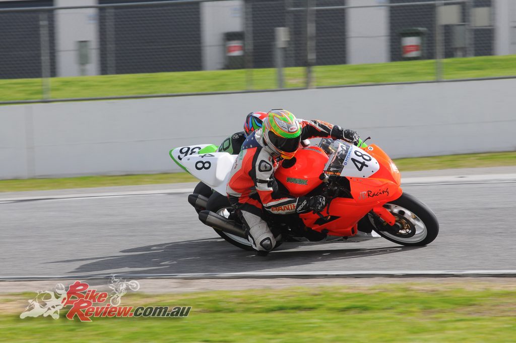 TIM BOUJOS #48 SAM CLARKE #36 (OBS) FIGHT IT OUT DURING THE FIRST SUPERSPORT RACE - Bike Review
