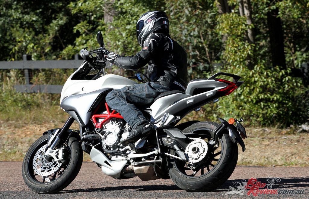 2016 MV Agusta Turismo Veloce Lusso 800 - Bike Review (15)