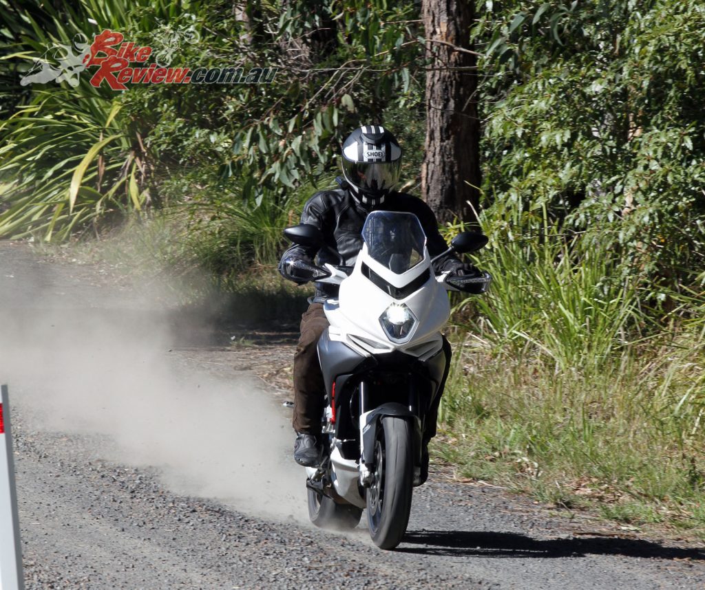 2016 MV Agusta Turismo Veloce Lusso 800 - Bike Review (41)