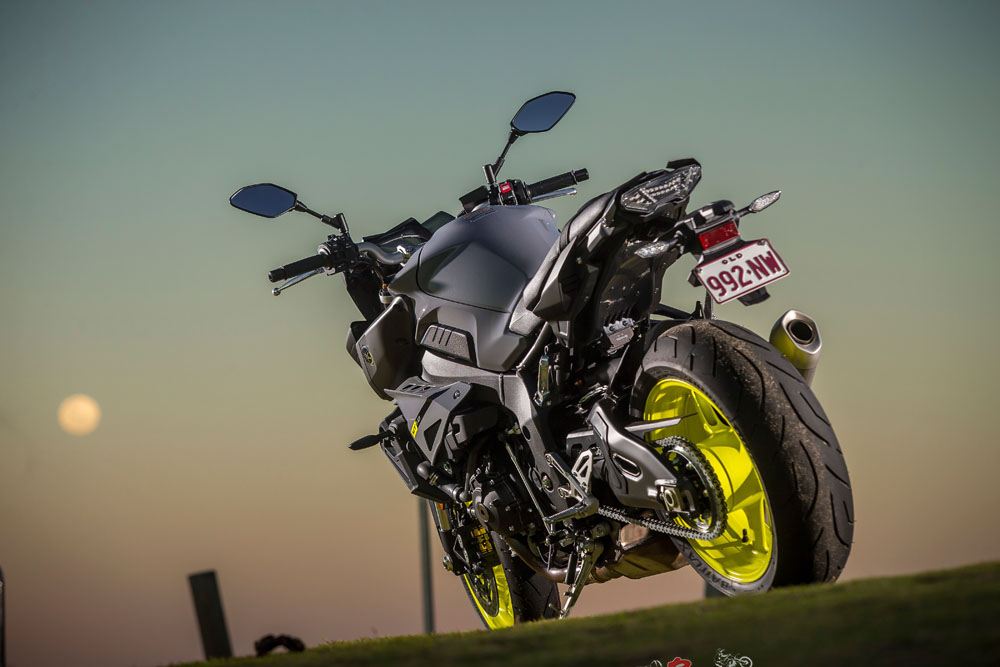 Yamaha MT 10 - Motorcycles, Scooters, Helmets, Clothing 