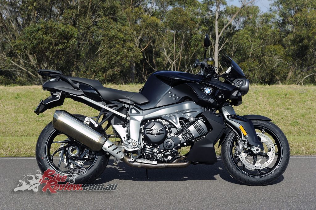 Big Bore Nakedbike - BMW K 1300 R - Bike Review copy