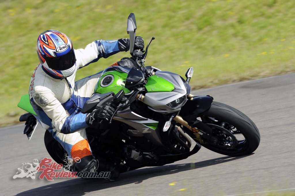 Big Bore Nakedbike - Kawasaki Z1000 - Bike Review (2) copy