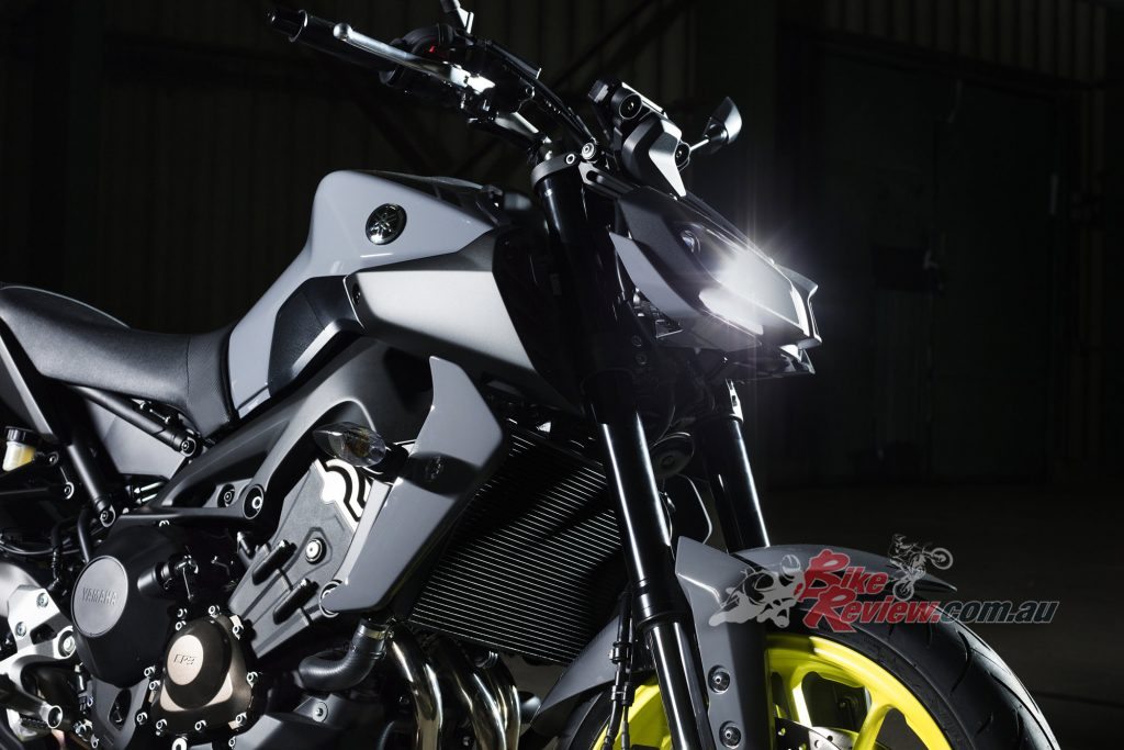 2017 Yamaha MT-09. New radiator side-fins.