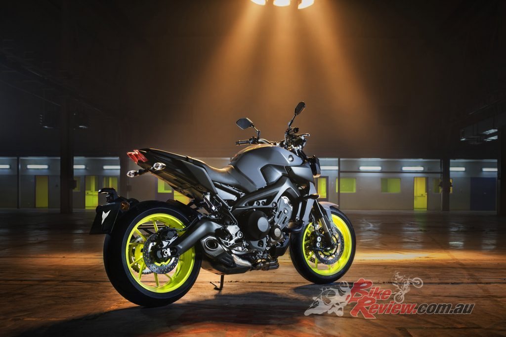 2017 Yamaha MT-09, Night Fluo. The shorter tail is acheived by shortening the subframe by 30mm.