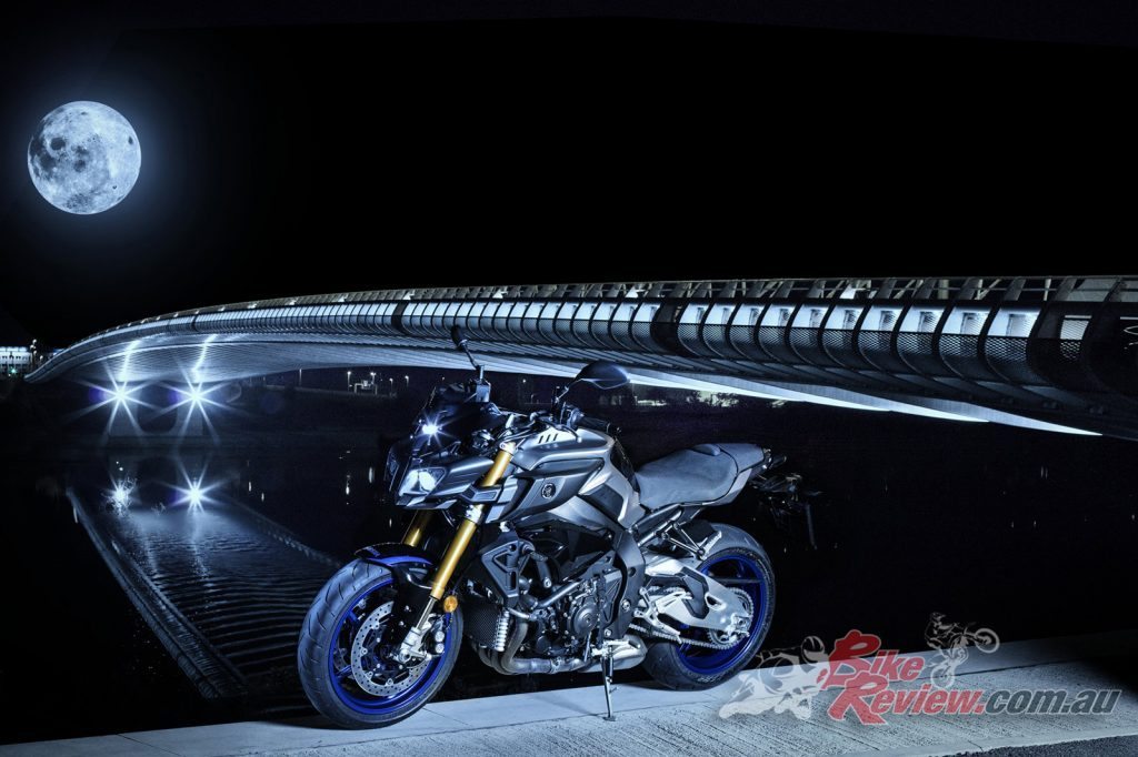 2017 Yamaha MT-10 SP, Silver Blu Carbon