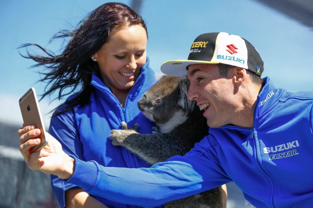 Aleix Espargaró (SPA) takes a selfie with a koala