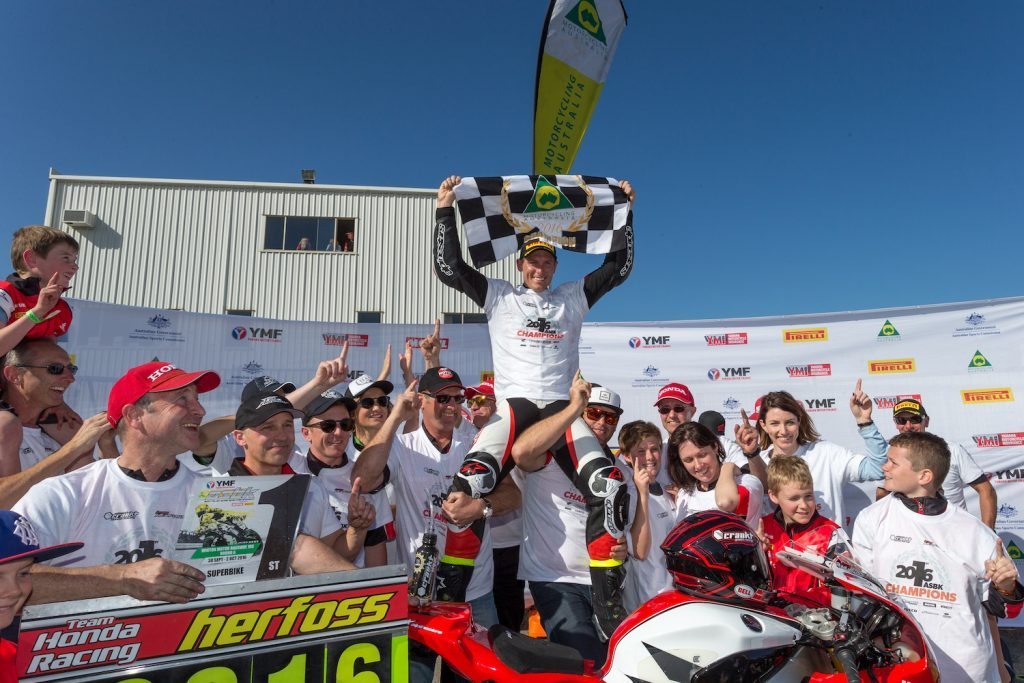 Herfoss takes 2016 YMI Superbike Championship