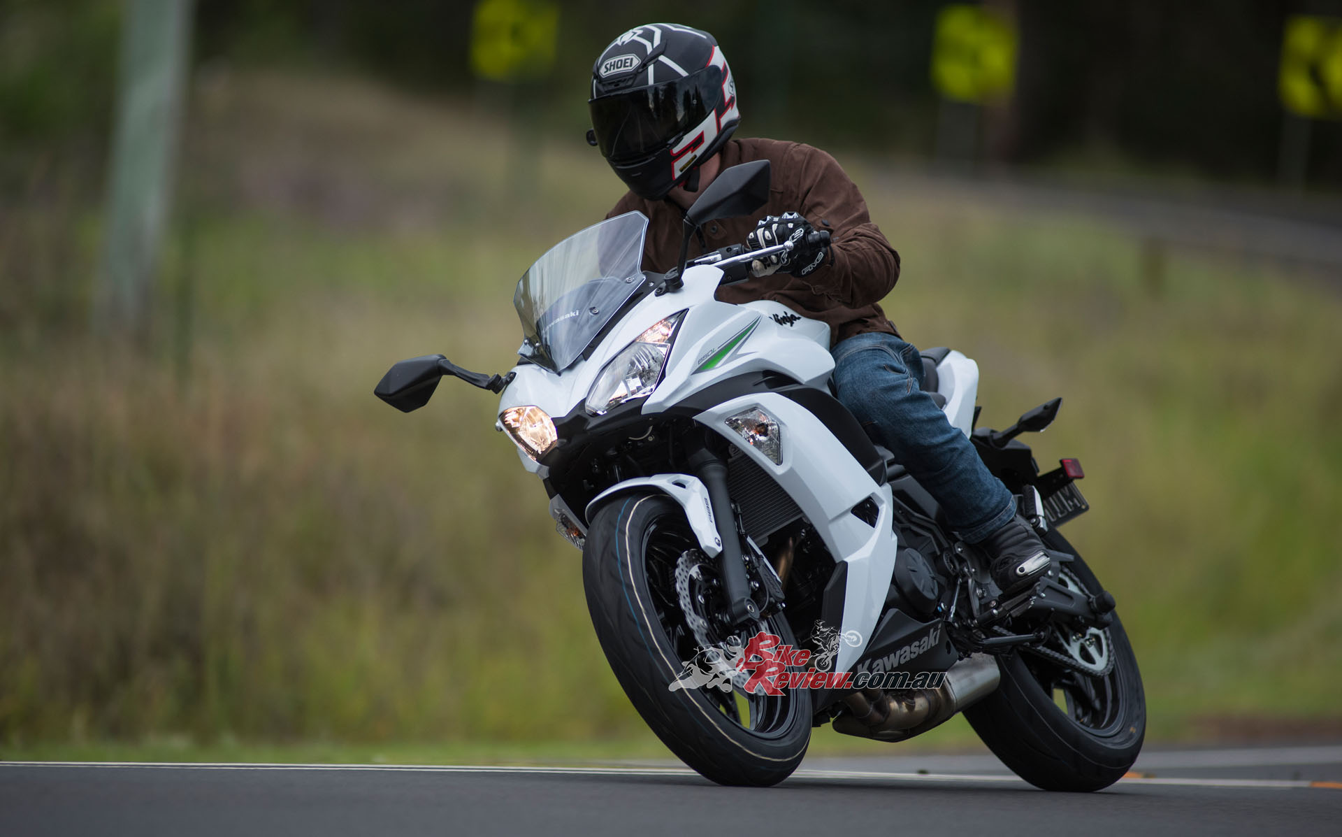 The Ninja 650L features ABS, slipper clutch and an all-new frame and swingarm saving a huge amount of weight over the previous model. This package has made the bike a really sweet handler. 