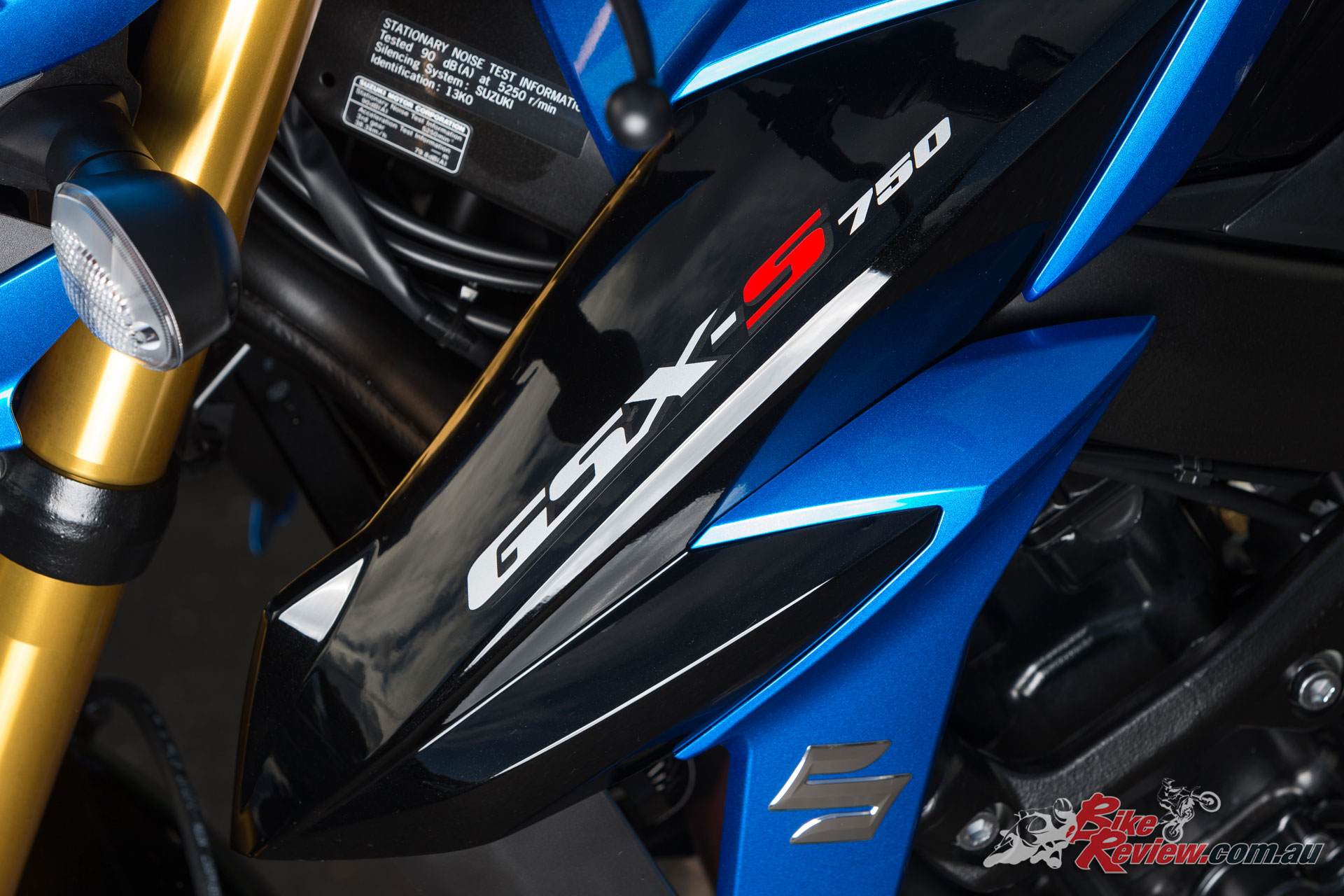 The GSX-S750 takes the K5 GSX-R750 based powerplant and offers a new mid-weight nakedbike