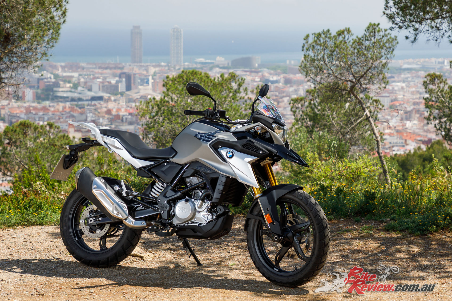 A stylish light weight offering the G 310 GS offers the expected BMW build quality at a low buy-in