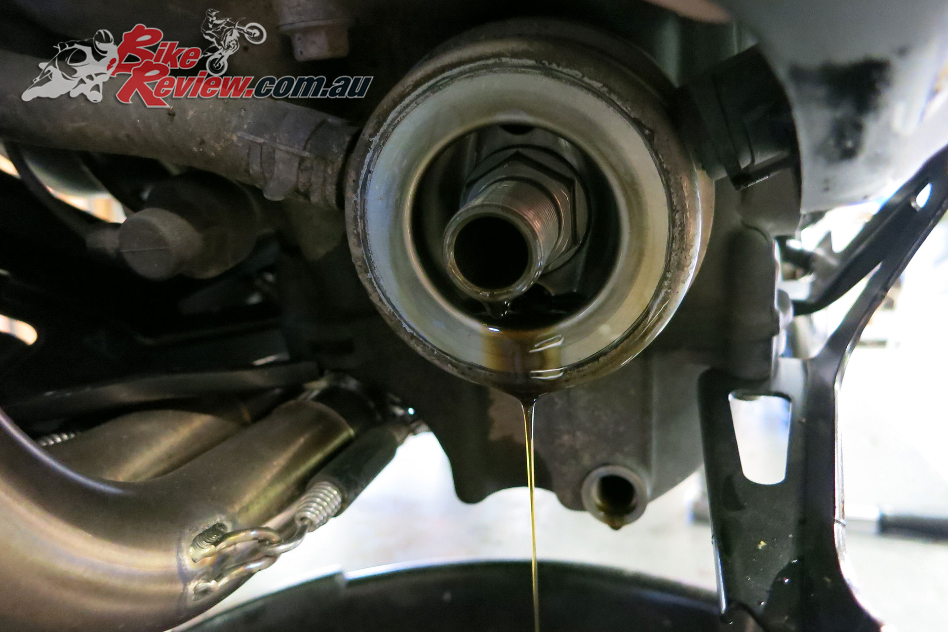 Yamaha MT-07 Tracer oil change service and maintenance