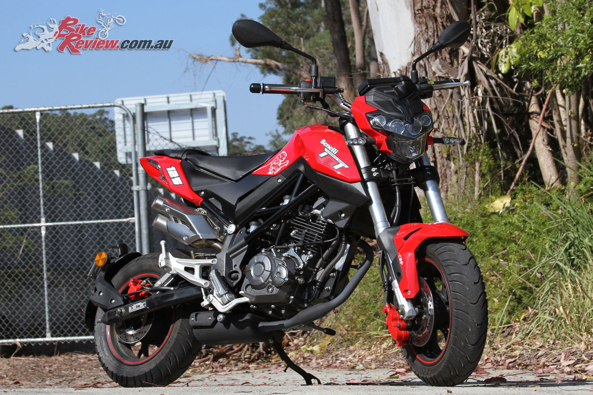 Benelli deals 125 bike