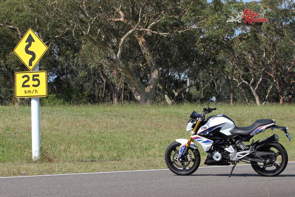 The stylish G 310 R features a 313cc reverse cylinder DOHC engine and a great little chassis.