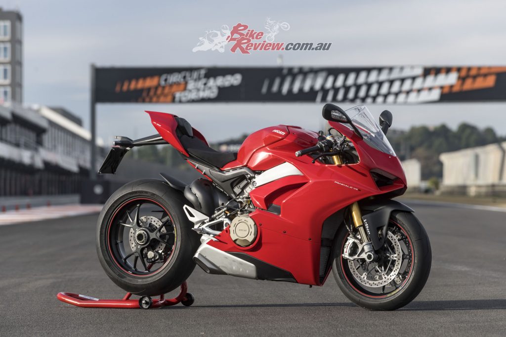 Ducati Panigale V4 World Launch - Bike Review