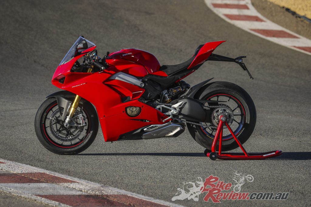 Ducati Panigale V4 World Launch - Bike Review