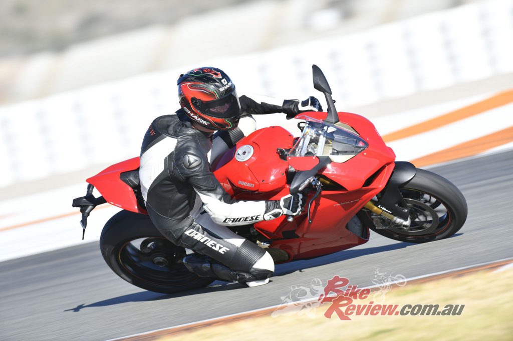Ducati Panigale V4 World Launch - Bike Review