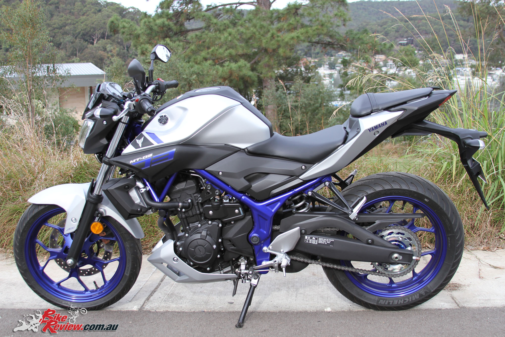 2016 Yamaha MT-03 Naked Motorcycle Review, Specs, Photos 