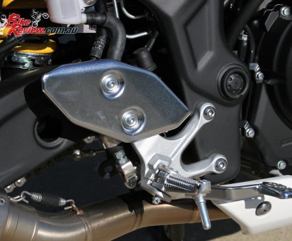 2016 Yamaha YZF-R3 - 'pegs and foot controls