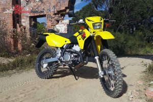 2018 Suzuki DR-Z400 front three-quarter static