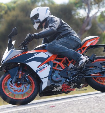 KTM's 2017 RC 390 shares the Duke's chassis and powerplant but offers a significantly different ride thanks to a few ergonomic and geometry tweaks