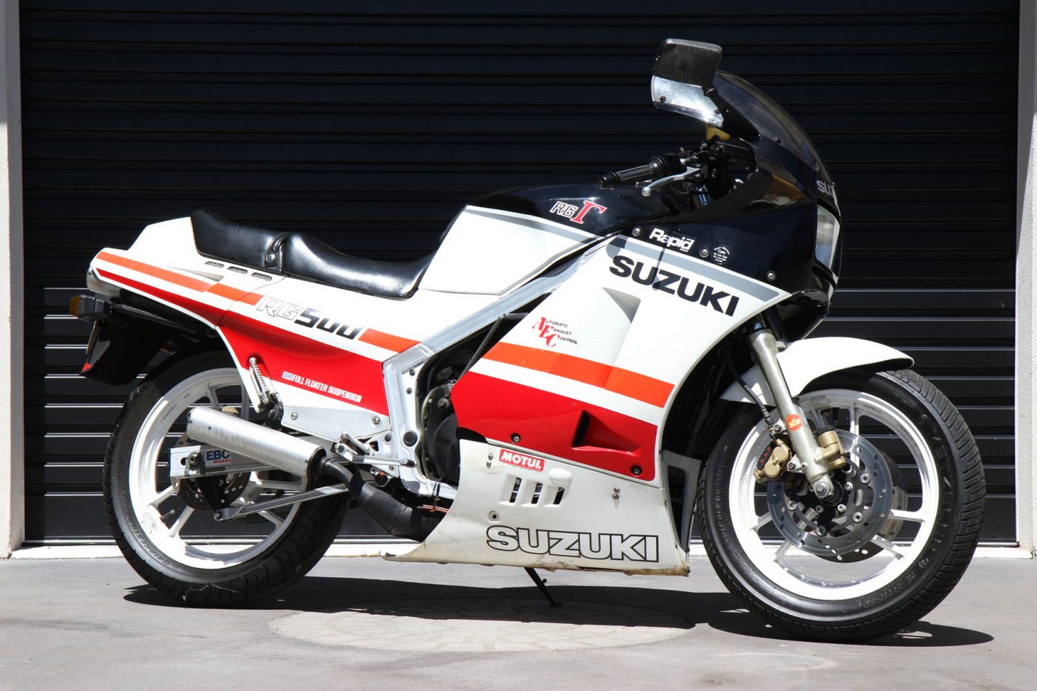 Custom Bike Build: Suzuki RGV500 | BeMoto