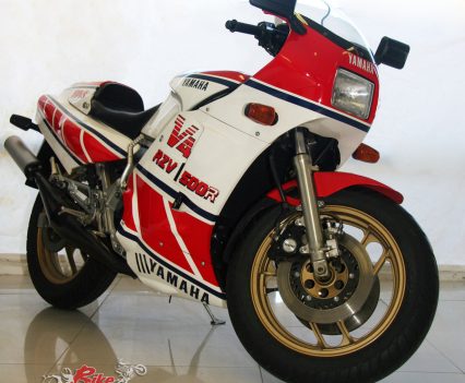 The Yamaha RZV500